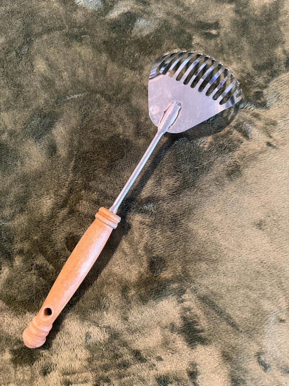 Vintage EKCO Kitchamajig Slotted Spatula Strainer Spoon 12” wooden Handle USA